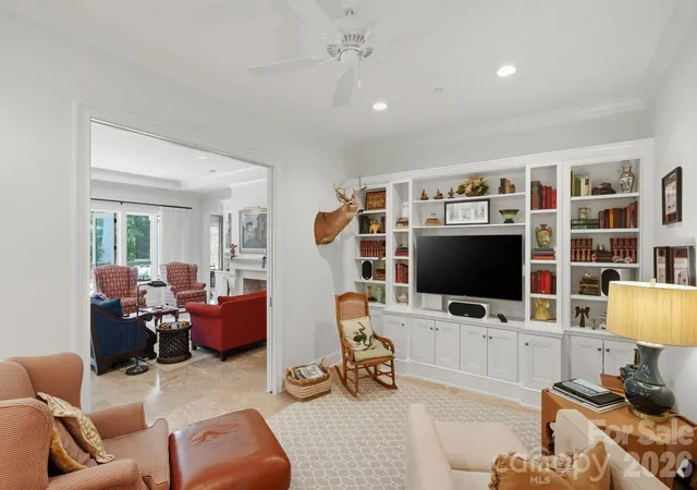 5th image of 229 N Church St #403, Charlotte, NC 28202 | MLS# 4381312