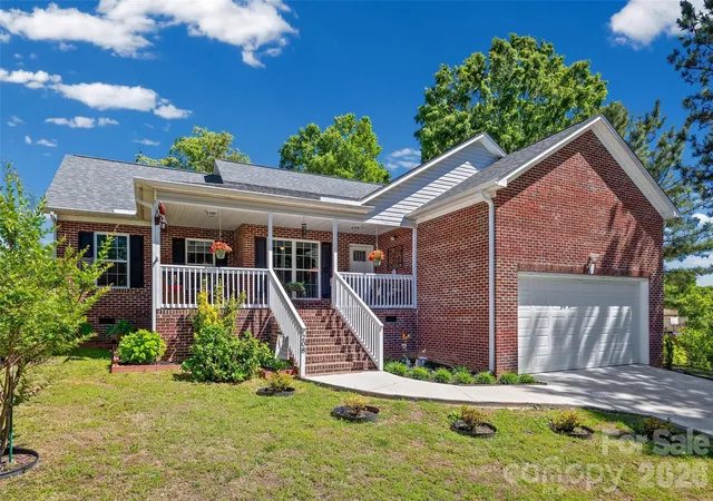 Photo 1 of Single family home for sale at 208 Victoria Cir, York, SC 29745 | MLS# 4381386 | Listing updated on 2026-10-07