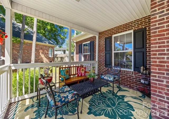 Photo 3 of Single family home for sale at 208 Victoria Cir, York, SC 29745 | MLS# 4381386 | Listing updated on 2026-10-07