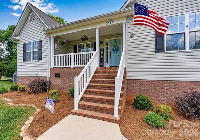 1st image of 3353 48th Avenue Ln Ne, Hickory, NC 28601 | MLS# 4381389