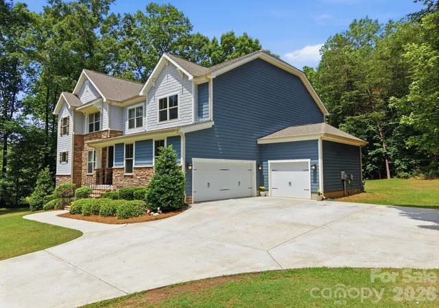 Photo 3 of Single family home for sale at 125 Sweet Grass Ln, Mooresville, NC 28115 | MLS# 4381400 | Listing updated on 2026-10-07