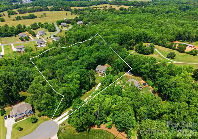Photo 2 of Single family home for sale at 125 Sweet Grass Ln, Mooresville, NC 28115 | MLS# 4381400 | Listing updated on 2026-10-07