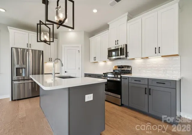 Photo 1 of Single family home for sale at 18427 Cvs Landing Rd, Charlotte, NC 28278 | MLS# 4381409 | Listing updated on 2026-09-27