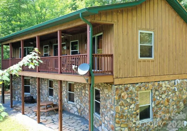 Homes for sale in Tuckasegee, NC | 470 Bear Ridge Rd, Tuckasegee, NC 28783 | MLS# 4381426