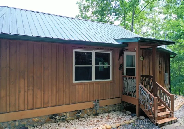Homes for sale in Tuckasegee, NC | 470 Bear Ridge Rd, Tuckasegee, NC 28783 | MLS# 4381426