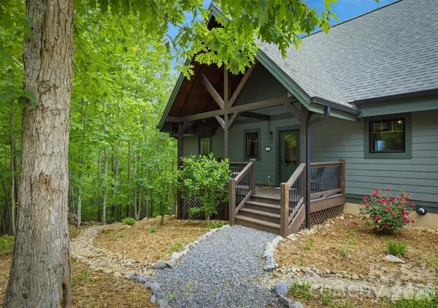 Photo 3 of Single family home for sale at 39 Lakeside Path, Nebo, NC 28761 | MLS# 4381532 | Listing updated on 2026-05-19