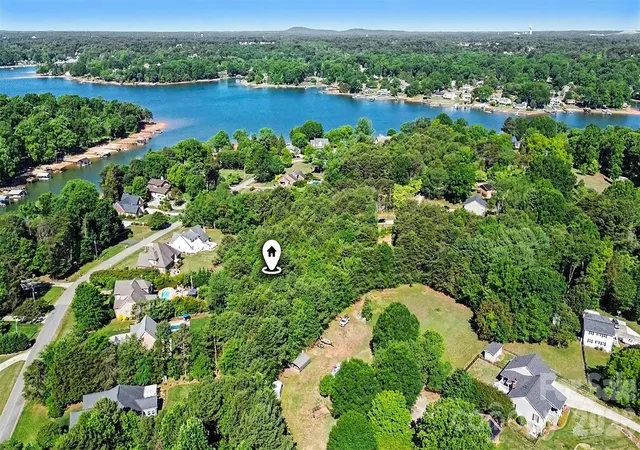 2nd image of 138 Continental Dr, Mooresville, NC 28117 | MLS# 4381546