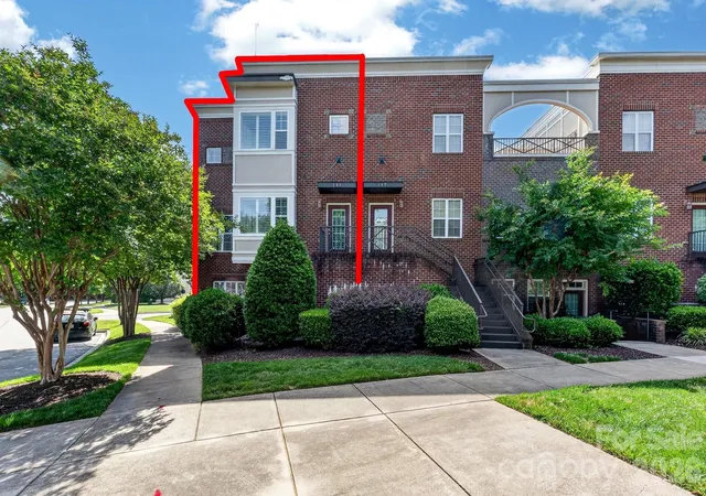 1st image of 262 Harbour Pl Dr #15, Davidson, NC 28036 | MLS# 4381547