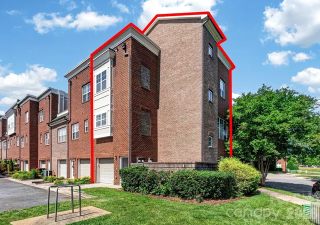 2nd image of 262 Harbour Pl Dr #15, Davidson, NC 28036 | MLS# 4381547