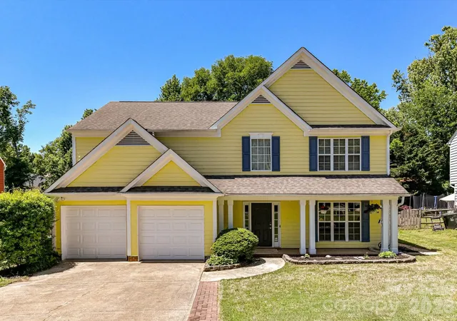 Photo 3 of Single family home for sale at 7512 Henderson Park Rd, Huntersville, NC 28078 | MLS# 4381550 | Listing updated on 2026-09-05