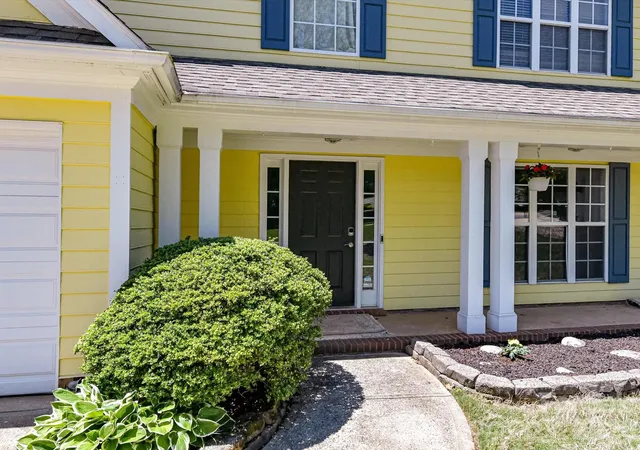 Photo 3 of Single family home for sale at 7512 Henderson Park Rd, Huntersville, NC 28078 | MLS# 4381550 | Listing updated on 2026-09-05