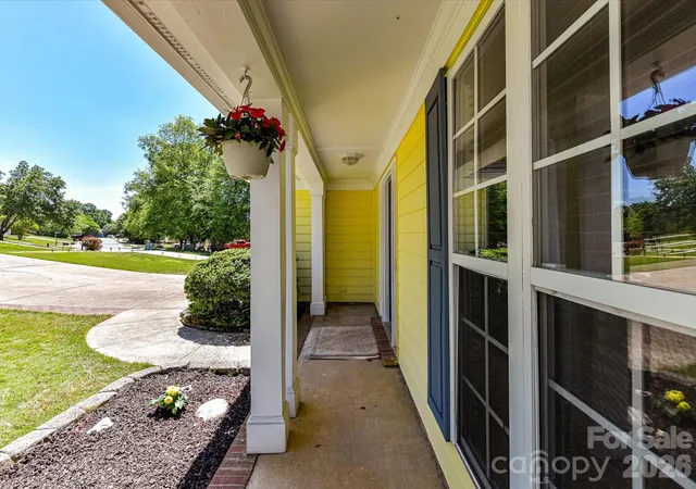 Photo 4 of Single family home for sale at 7512 Henderson Park Rd, Huntersville, NC 28078 | MLS# 4381550 | Listing updated on 2026-09-05