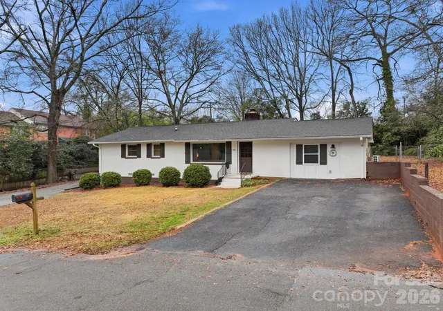 Photo 1 of Single family home for sale at 105 College Hts Blvd, Clemson, SC 29631 | MLS# 4381552 | Listing updated on 2026-08-25