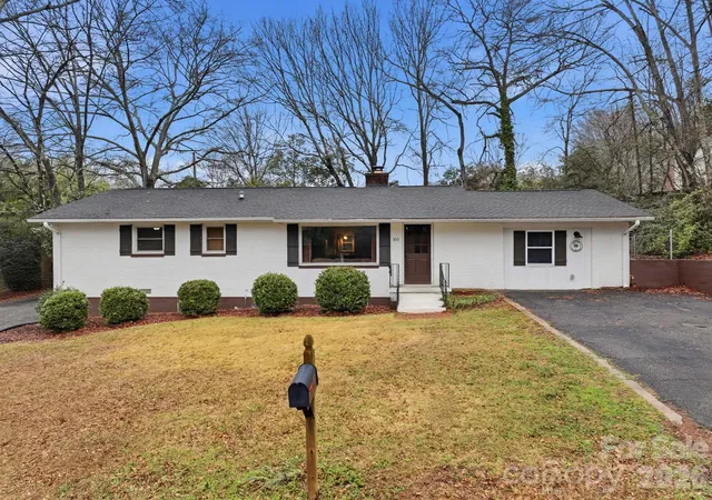 Photo 2 of Single family home for sale at 105 College Hts Blvd, Clemson, SC 29631 | MLS# 4381552 | Listing updated on 2026-08-25
