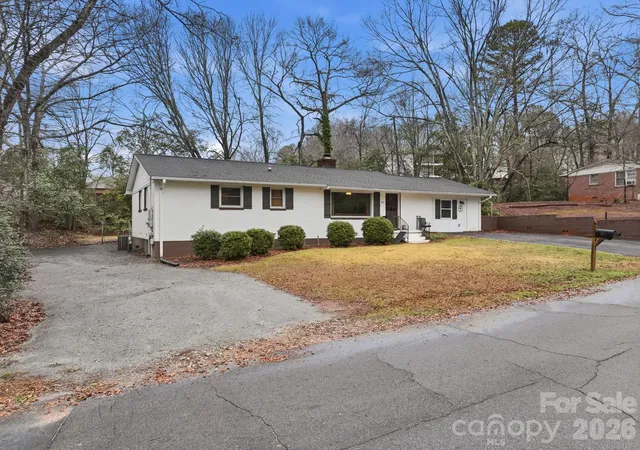 Photo 4 of Single family home for sale at 105 College Hts Blvd, Clemson, SC 29631 | MLS# 4381552 | Listing updated on 2026-08-25