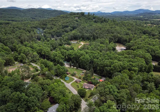38th image of 22 Mcminn Rd, Hendersonville, NC 28792 | MLS# 4381562