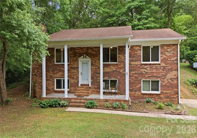 Photo 1 of Single family home for sale at 1959 Rock Springs Cir, Denver, NC 28037 | MLS# 4381566 | Listing updated on 2026-09-19