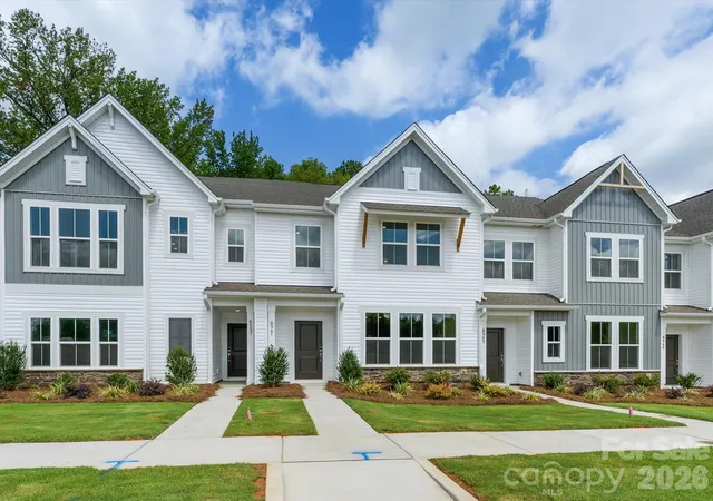 3rd image of 6561 Fire Lily Ln, Charlotte, NC 28216 | MLS# 4381611