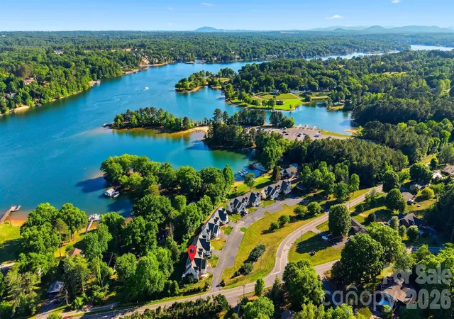 Homes for sale in Hickory, NC | 19 Heron Cove Loop #B, Hickory, NC 28601 | MLS# 4381643