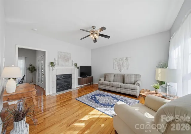 Photo 3 of Townhouse for sale at 19 Heron Cvs Loop #B, Hickory, NC 28601 | MLS# 4381643 | Listing updated on 2026-10-02