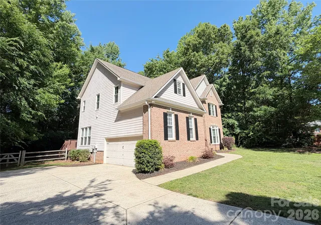Photo 3 of Single family home for sale at 6000 Hunter Ln, Matthews, NC 28104 | MLS# 4381656 | Listing updated on 2026-10-07
