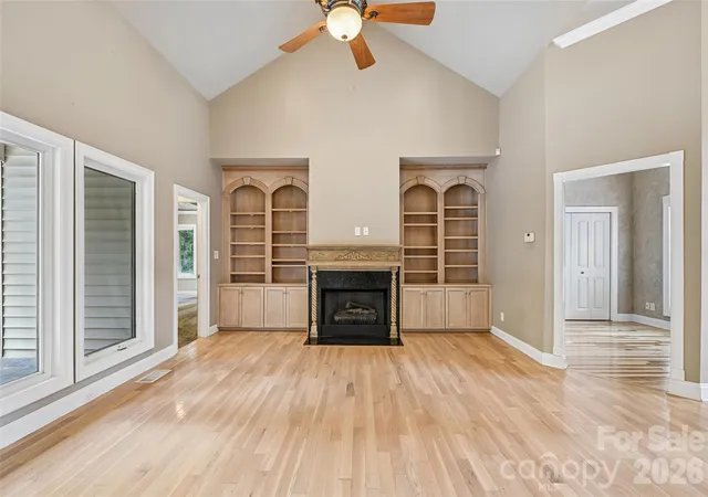 Photo 4 of Single family home for sale at 304 Catawba Crst Ln, Clover, SC 29710 | MLS# 4381723 | Listing updated on 2026-08-27