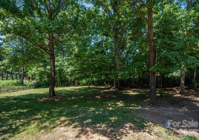 Photo 3 of Single family home for sale at 1535 20th Avenue Pl Ne, Hickory, NC 28601 | MLS# 4381729 | Listing updated on 2026-08-21