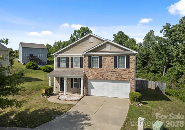 Homes for sale in Dallas, NC | 2812 Westbury Ct, Dallas, NC 28034 | MLS# 4381742