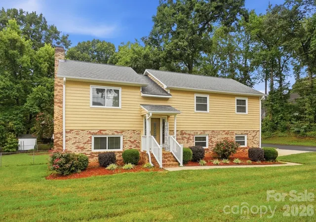 Photo 1 of Single family home for sale at 2600 Providence Dr, Gastonia, NC 28052 | MLS# 4381747 | Listing updated on 2026-10-08
