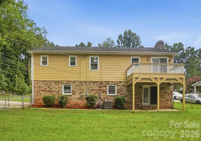 Photo 4 of Single family home for sale at 2600 Providence Dr, Gastonia, NC 28052 | MLS# 4381747 | Listing updated on 2026-10-08