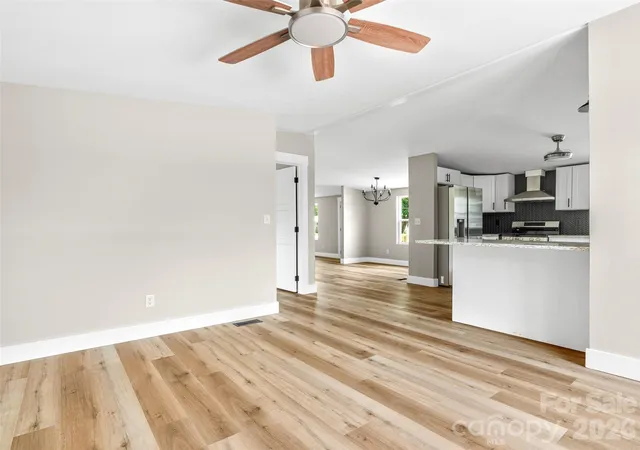 5th image of 448 Riverwind Dr, Hendersonville, NC 28739 | MLS# 4381752