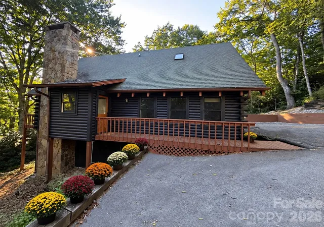 Photo 1 of Sale Pending at 89 Woodcliff Loop, Newland, NC 28657 | MLS# 4381758 | Listing updated on 2026-09-24