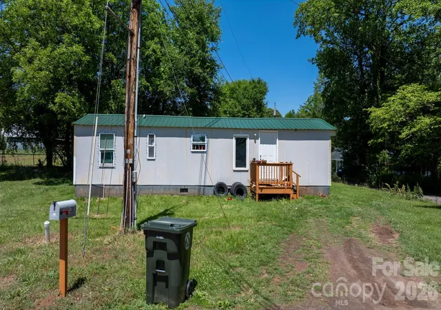 Photo 1 of Single family home for sale at 120 E 13th Street, Newton, NC 28658 | MLS# 4381763 | Listing updated on 2026-09-09