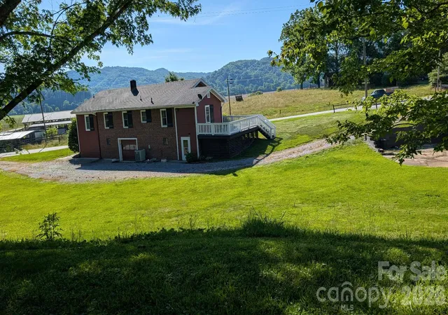 Homes for sale in Brevard, NC | 522 Calvert Rd, Brevard, NC 28712 | MLS# 4381779