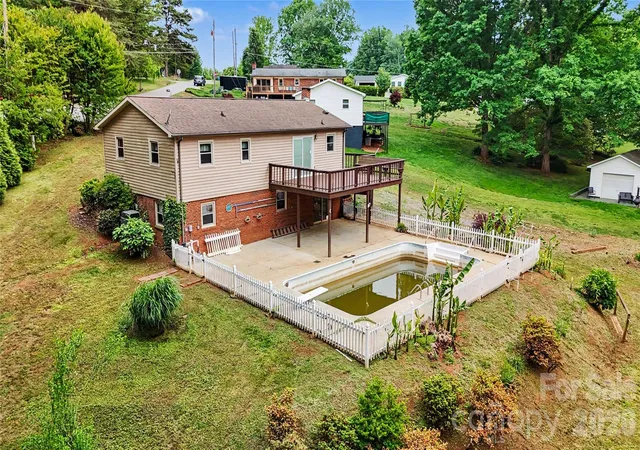 Photo 2 of Single family home for sale at 169 Hemingway Ln, Statesville, NC 28625 | MLS# 4381786 | Listing updated on 2026-08-06