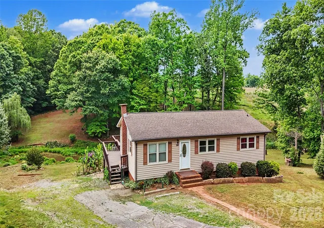 Photo 4 of Single family home for sale at 169 Hemingway Ln, Statesville, NC 28625 | MLS# 4381786 | Listing updated on 2026-08-06
