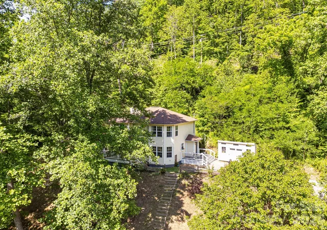3rd image of 747 Osborne Rd, Clyde, NC 28721 | MLS# 4381805