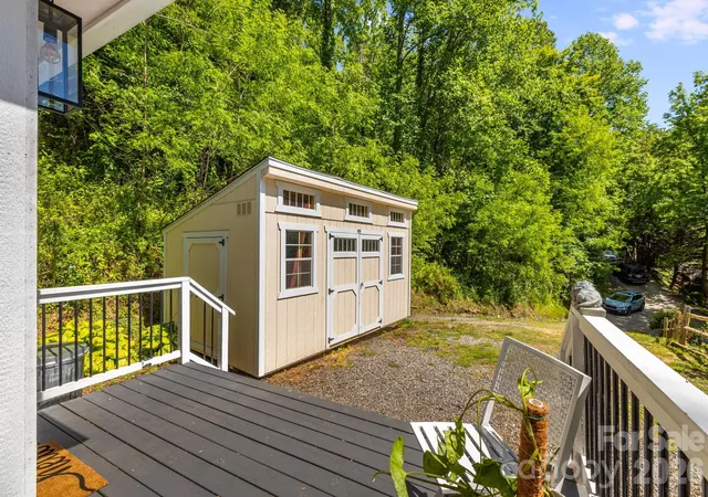 Photo 4 of Single family home for sale at 747 Osborne Rd, Clyde, NC 28721 | MLS# 4381805 | Listing updated on 2026-09-21