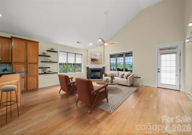Photo 4 of Townhouse for sale at 3 Holland Mountain View, Asheville, NC 28804 | MLS# 4381829 | Listing updated on 2026-10-03