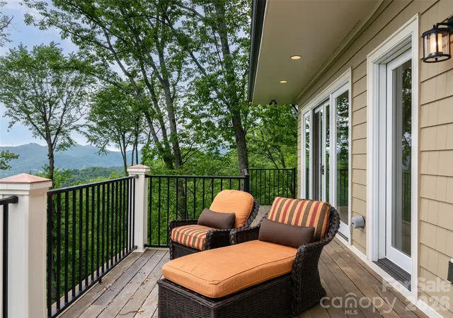 Photo 4 of Single family home for sale at 29 Elk Ridge Dr, Asheville, NC 28804 | MLS# 4381856 | Listing updated on 2026-06-23