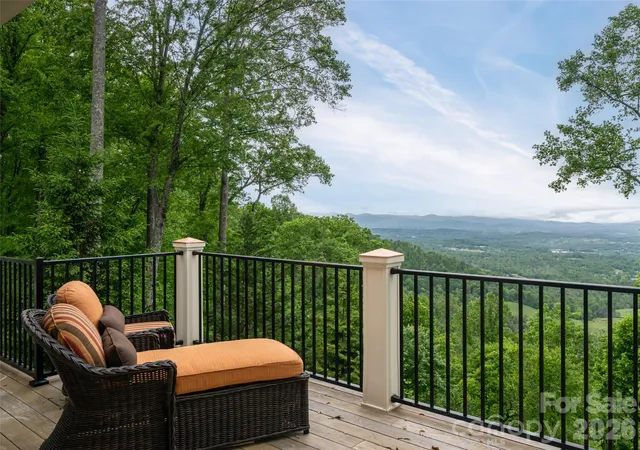Photo 2 of Single family home for sale at 29 Elk Ridge Dr, Asheville, NC 28804 | MLS# 4381856 | Listing updated on 2026-06-23