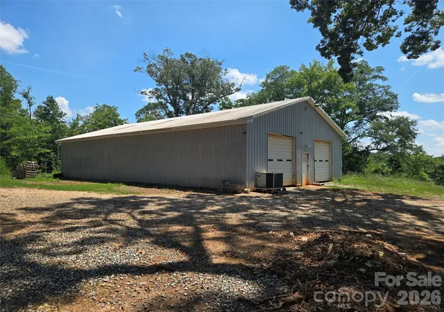 Photo 2 of Single family home for sale at 1127 N Mountain St, Blacksburg, SC 29702 | MLS# 4381881 | Listing updated on 2026-08-05