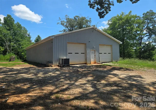 Photo 3 of Single family home for sale at 1127 N Mountain St, Blacksburg, SC 29702 | MLS# 4381881 | Listing updated on 2026-08-05