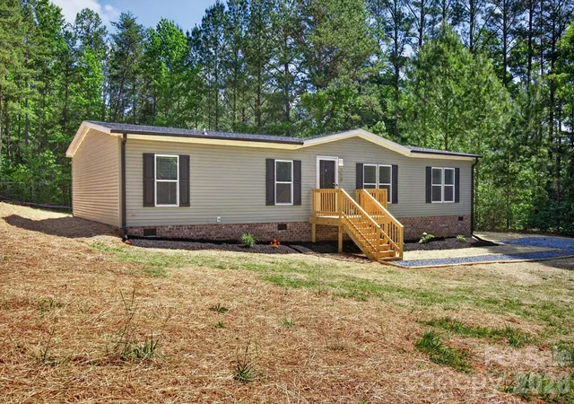 Homes for sale in Lexington, NC | 170 Harvick Ln, Lexington, NC 27292 | MLS# 4381928