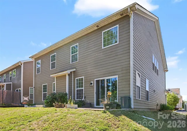 Homes for sale in Fort Mill, SC | 1376 Rainier Dr, Fort Mill, SC 29708 | MLS# 4381935