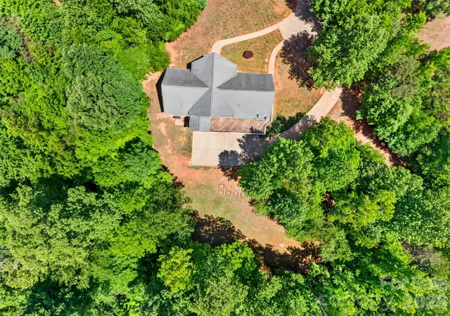 Photo 3 of Single family home for sale at 2977 Cabin Crk Dr, Catawba, NC 28609 | MLS# 4381953 | Listing updated on 2026-08-20