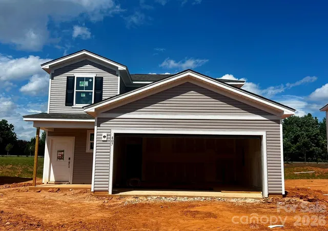 Photo 3 of Sale Pending at 407 Silver Birch Ct, Shelby, NC 28152 | MLS# 4381973 | Listing updated on 2026-08-01