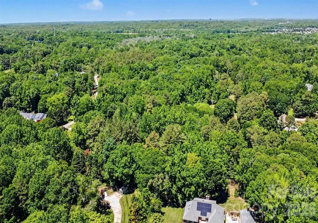 3rd image of 1922 Amberleas Ln, Fort Mill, SC 29715 | MLS# 4381978