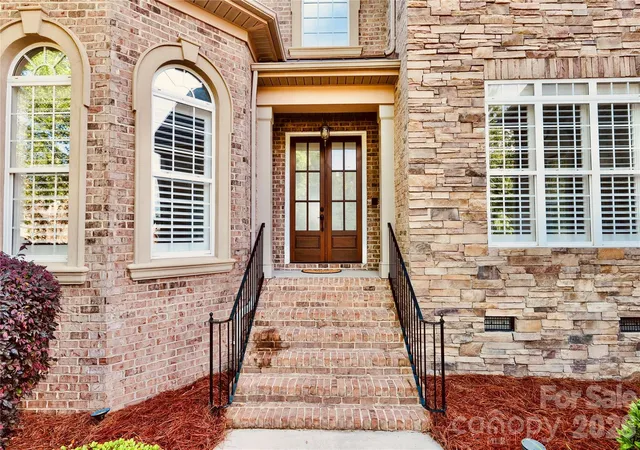 Photo 4 of Sale Pending at 4917 Campobello Dr, Monroe, NC 28110 | MLS# 4381993 | Listing updated on 2026-08-26