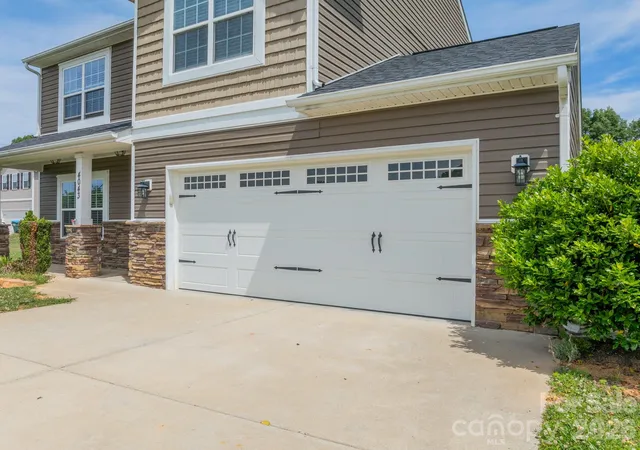 Photo 3 of Single family home for sale at 4043 Avis Way, Monroe, NC 28110 | MLS# 4382006 | Listing updated on 2026-08-02